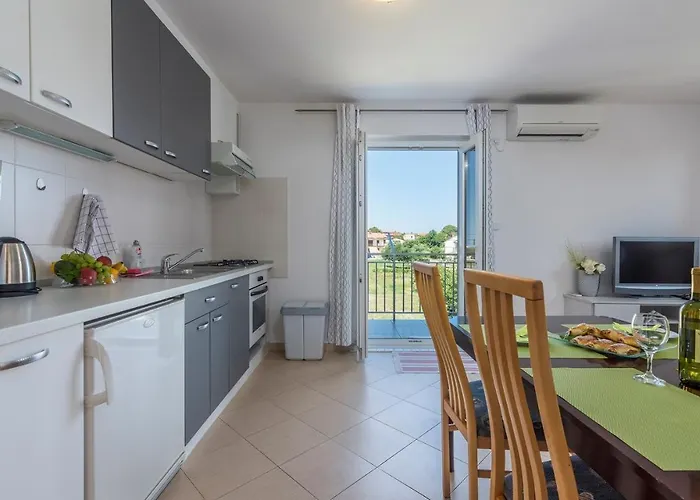 Nensi Διαμέρισμα Πόρετς